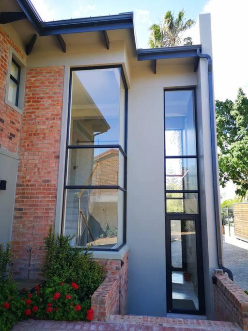Executive With Outstanding View Apartment Cape Town