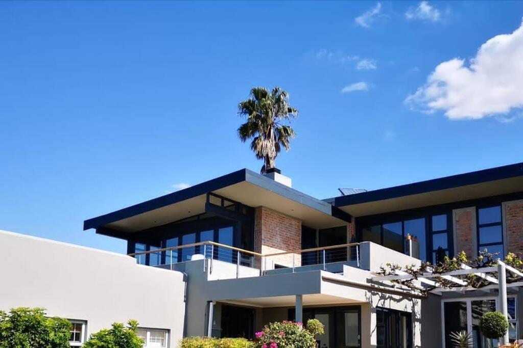 Executive With Outstanding View * Cape Town