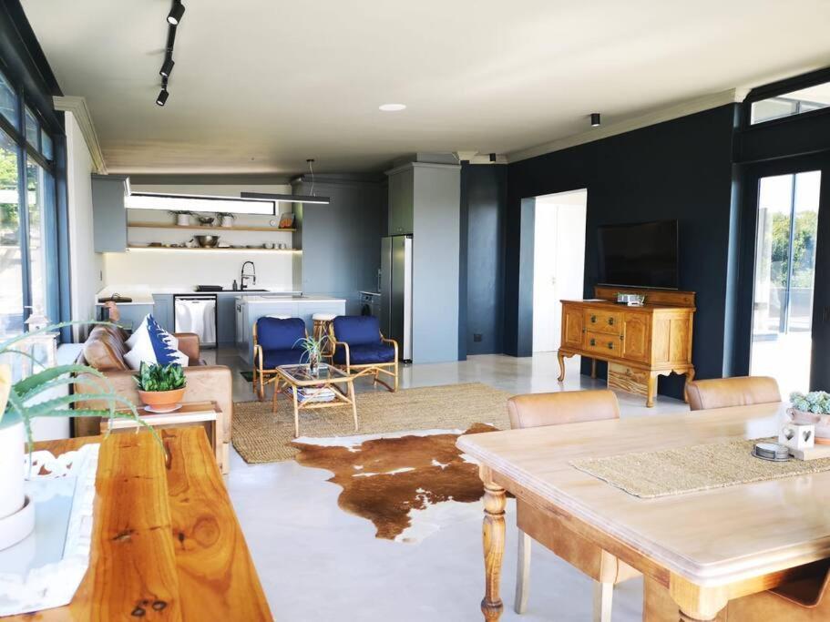 Executive With Outstanding View Apartment Cape Town